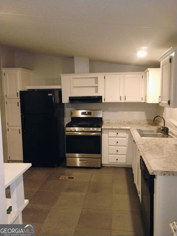 57 S River Circle, Hogansville, GA 30230