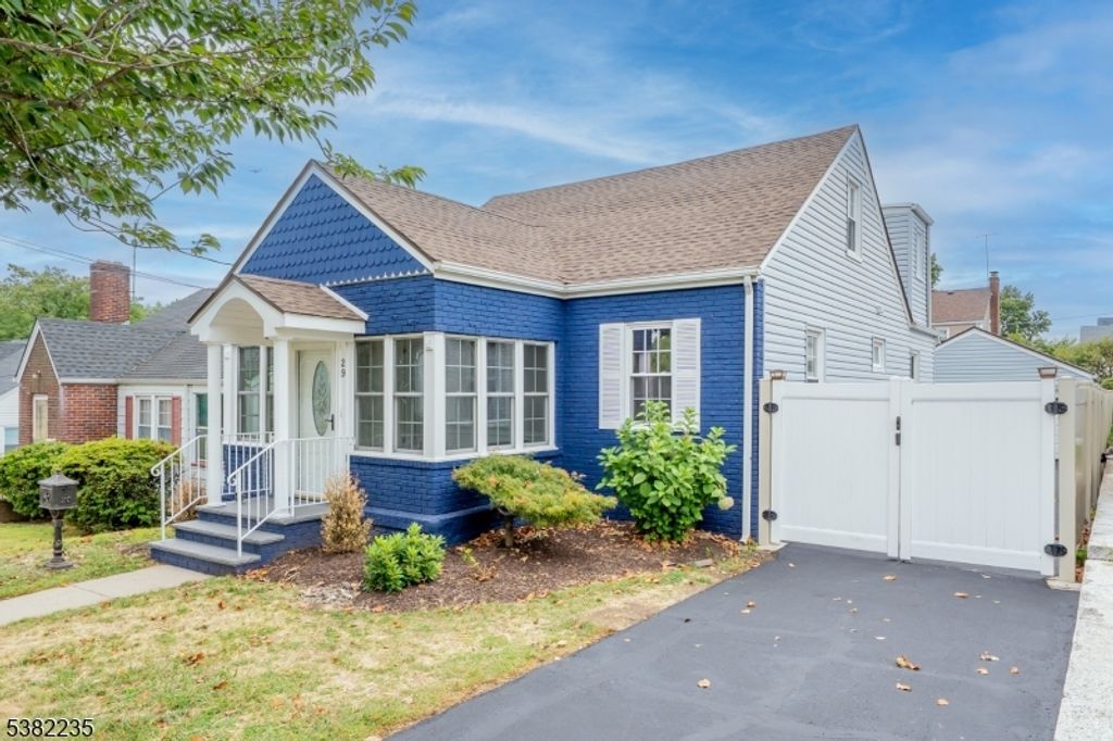 29 Sunset Ave, Belleville Twp., NJ 07109