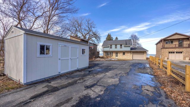N7258 Winnebago DRIVE, Fond Du Lac, WI 54935