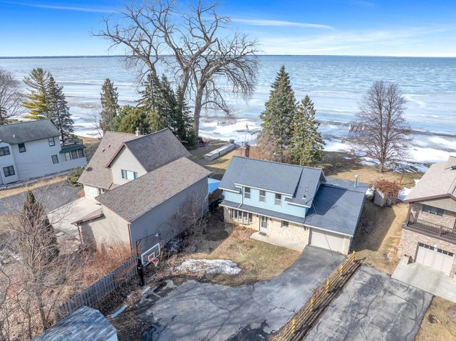 N7258 Winnebago DRIVE, Fond Du Lac, WI 54935