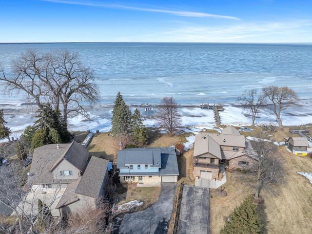 N7258 Winnebago DRIVE, Fond Du Lac, WI 54935