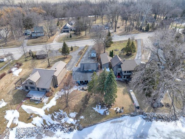 N7258 Winnebago DRIVE, Fond Du Lac, WI 54935