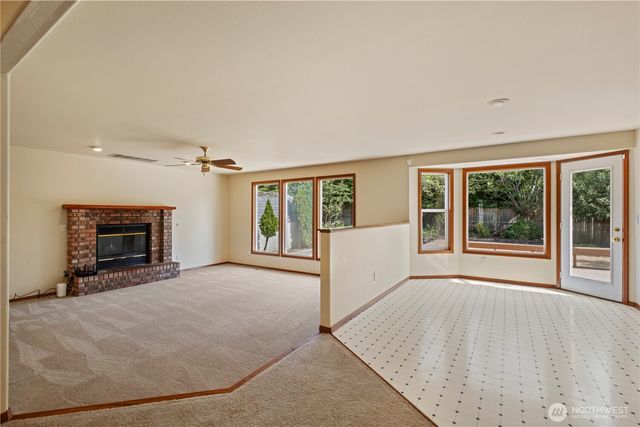 544 SW Muzzall Street, Oak Harbor, WA 98277