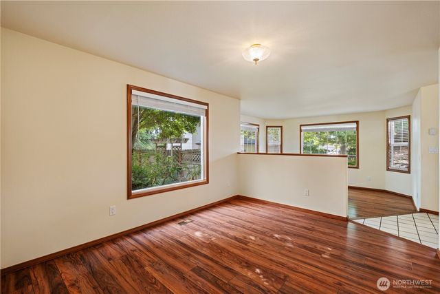 544 SW Muzzall Street, Oak Harbor, WA 98277