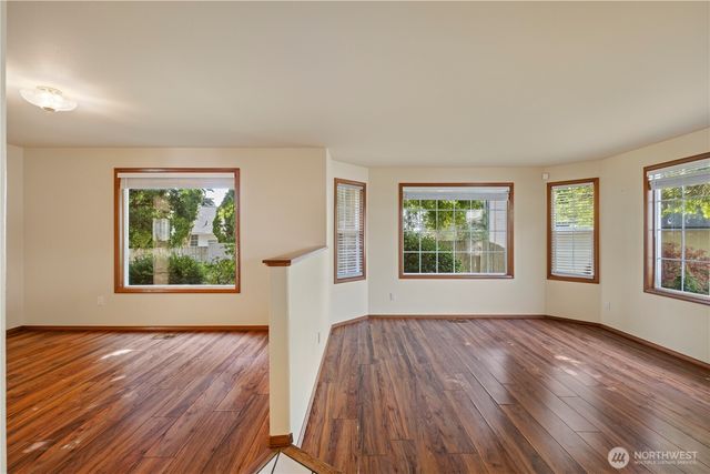 544 SW Muzzall Street, Oak Harbor, WA 98277