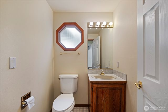 544 SW Muzzall Street, Oak Harbor, WA 98277