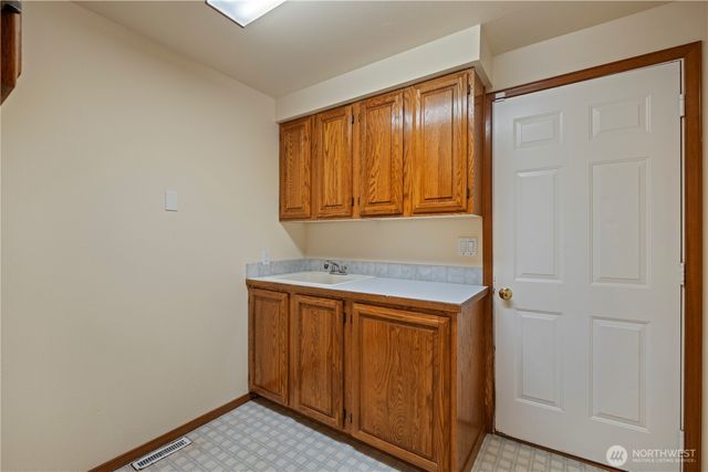 544 SW Muzzall Street, Oak Harbor, WA 98277