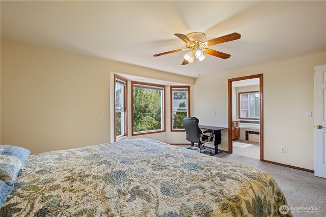 544 SW Muzzall Street, Oak Harbor, WA 98277