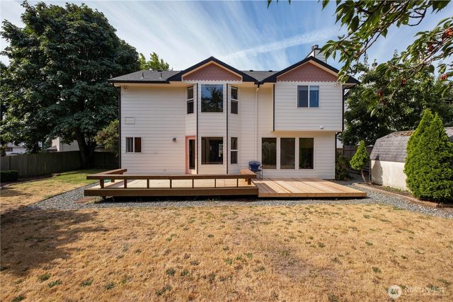 544 SW Muzzall Street, Oak Harbor, WA 98277