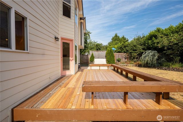 544 SW Muzzall Street, Oak Harbor, WA 98277