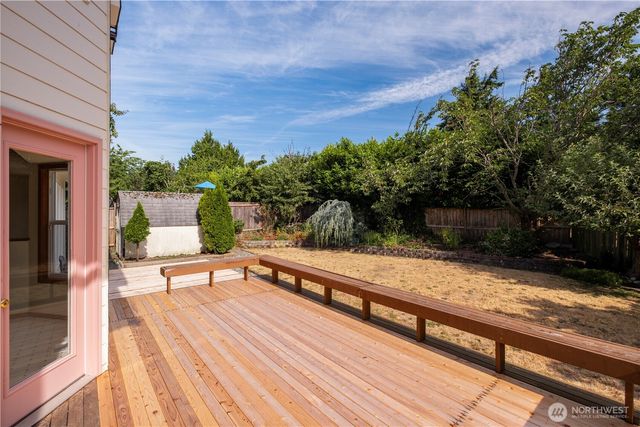 544 SW Muzzall Street, Oak Harbor, WA 98277