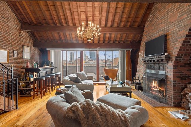77 Fulton PH, Boston, MA 02109