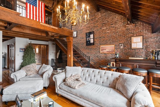 77 Fulton PH, Boston, MA 02109