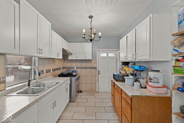 952 N Lasalle Street, Indianapolis, IN 46201