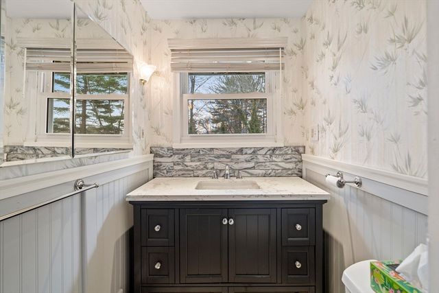 276 Oak St, Brockton, MA 02301