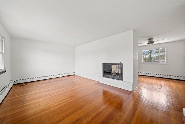 276 Oak St, Brockton, MA 02301