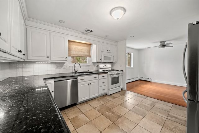 276 Oak St, Brockton, MA 02301