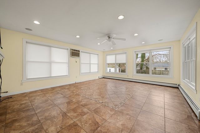 276 Oak St, Brockton, MA 02301