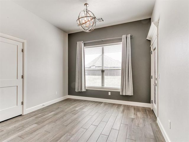 1124 Colonial Avenue, Tuttle, OK 73089