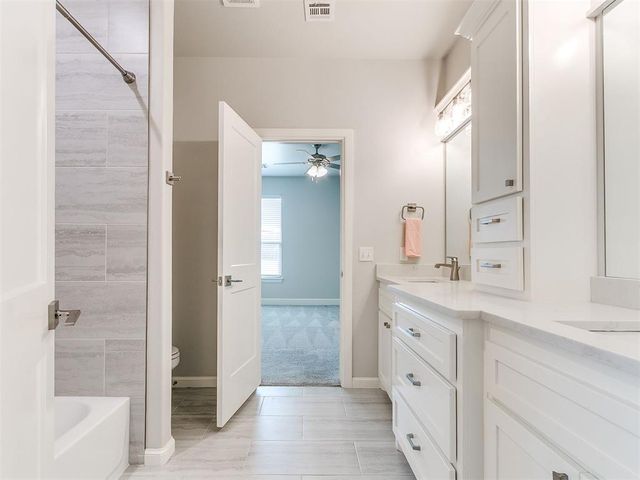 1124 Colonial Avenue, Tuttle, OK 73089