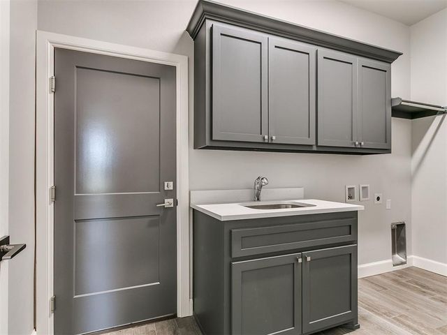 1124 Colonial Avenue, Tuttle, OK 73089