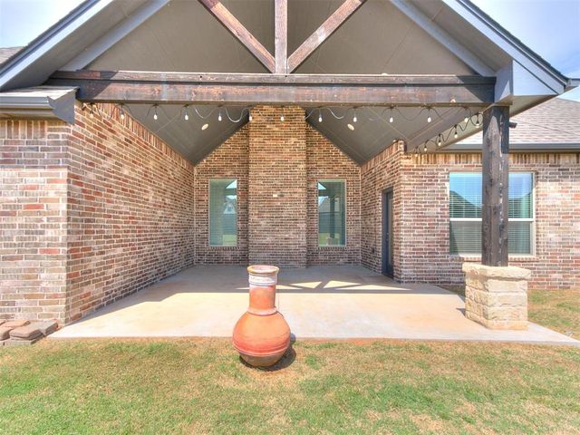 1124 Colonial Avenue, Tuttle, OK 73089
