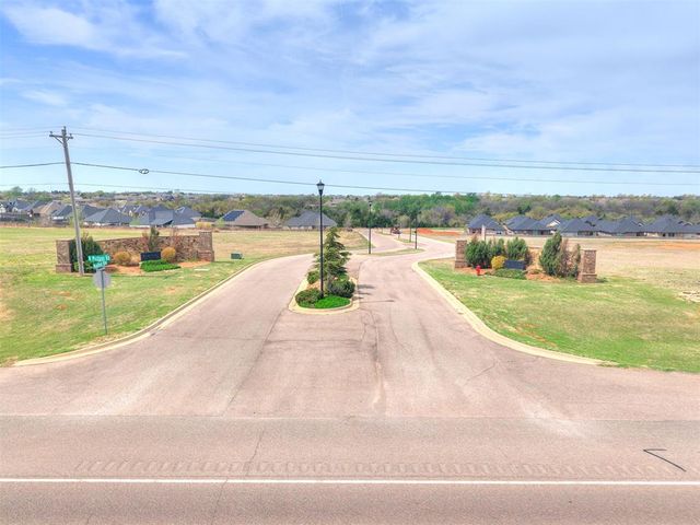 1124 Colonial Avenue, Tuttle, OK 73089