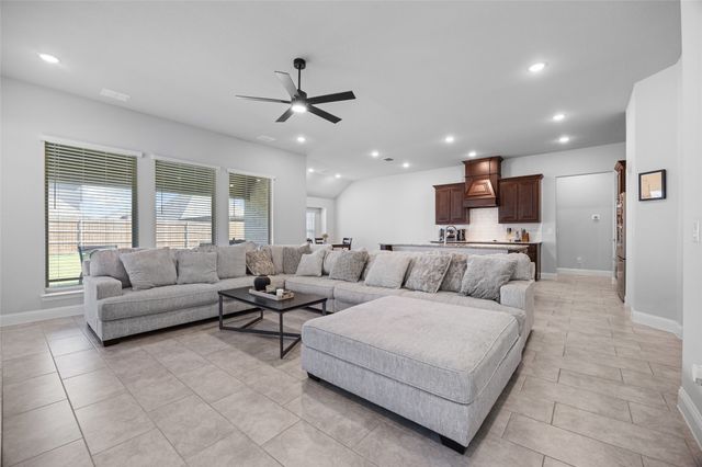 293 Resting Place Road, Waxahachie, TX 75165