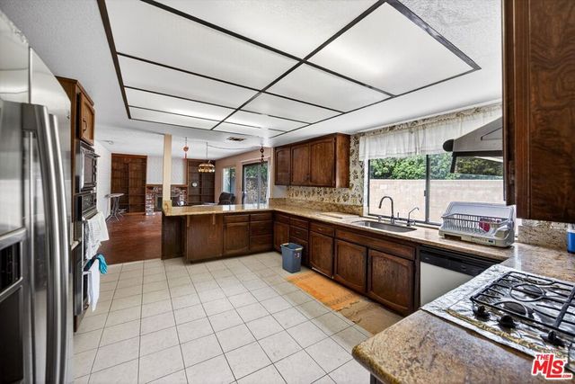 23255 Covello Street, Canoga Park, CA 91304