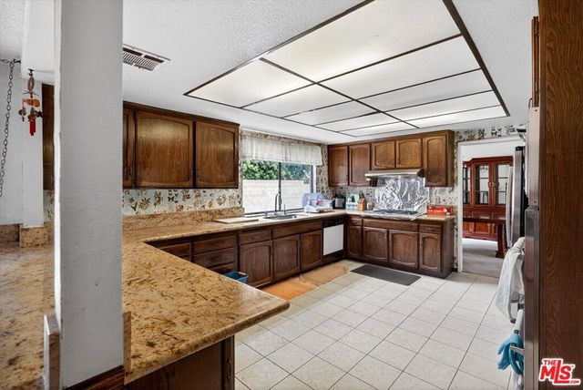 23255 Covello Street, Canoga Park, CA 91304