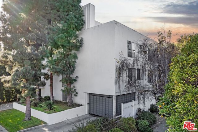 1527 Veteran Avenue, Los Angeles, CA 90024
