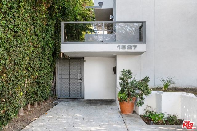 1527 Veteran Avenue, Los Angeles, CA 90024