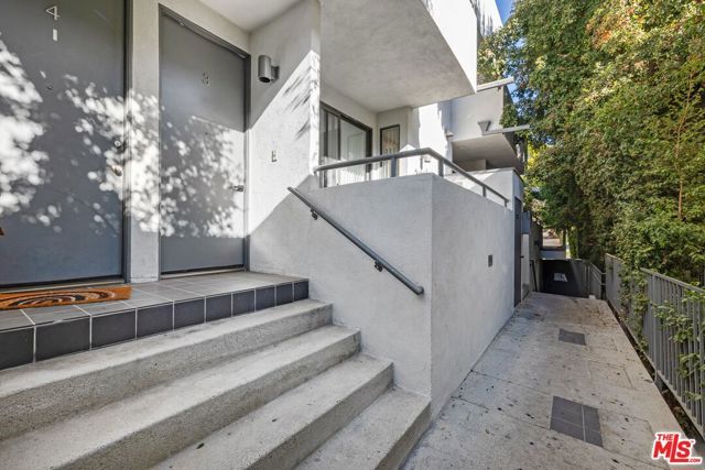 1527 Veteran Avenue, Los Angeles, CA 90024