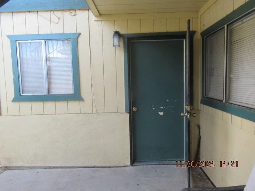 Image 1 of property listing at 520 8th # 4, Orange Cove, CA 93646