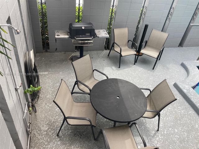 611 NE 14th Ave 202, Fort Lauderdale, FL 33304