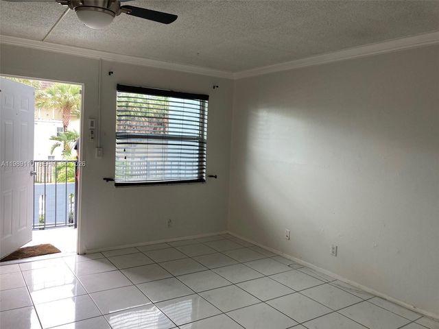 611 NE 14th Ave 202, Fort Lauderdale, FL 33304