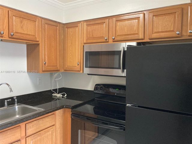 611 NE 14th Ave 202, Fort Lauderdale, FL 33304