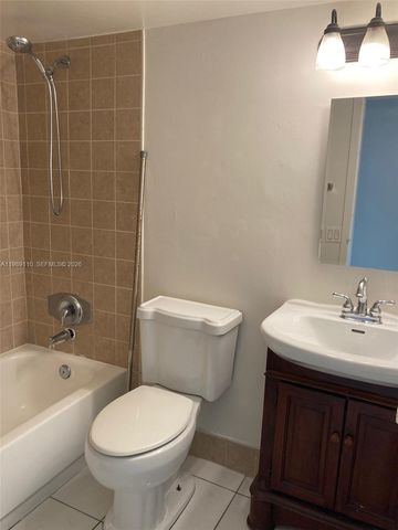 611 NE 14th Ave 202, Fort Lauderdale, FL 33304