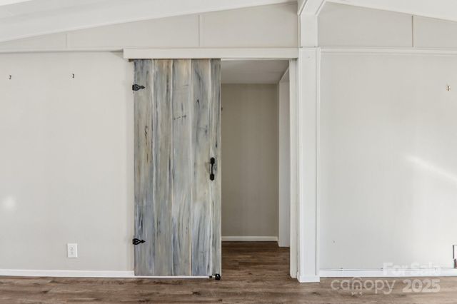 302 Meadowbrook Court, Hendersonville, NC 28792