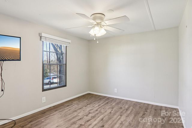 302 Meadowbrook Court, Hendersonville, NC 28792