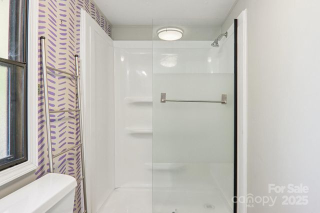 302 Meadowbrook Court, Hendersonville, NC 28792