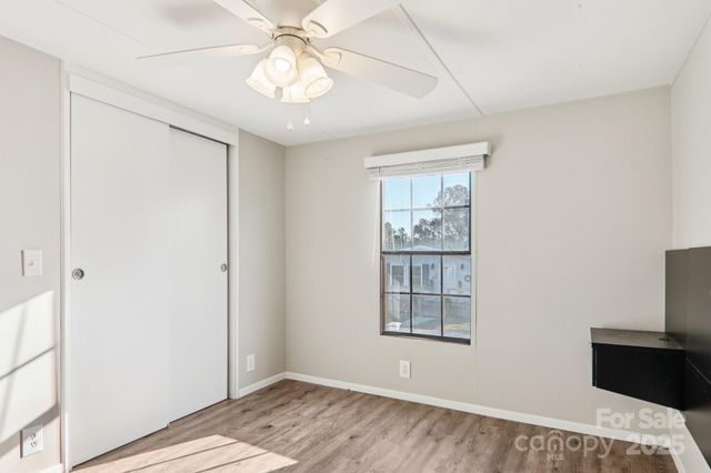 302 Meadowbrook Court, Hendersonville, NC 28792