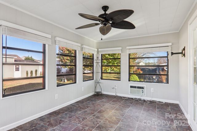 302 Meadowbrook Court, Hendersonville, NC 28792