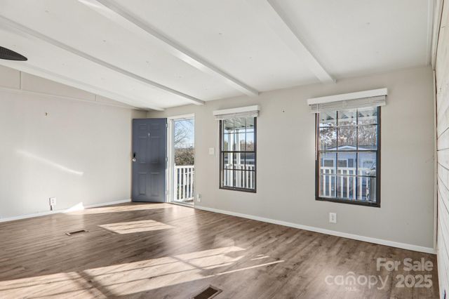 302 Meadowbrook Court, Hendersonville, NC 28792