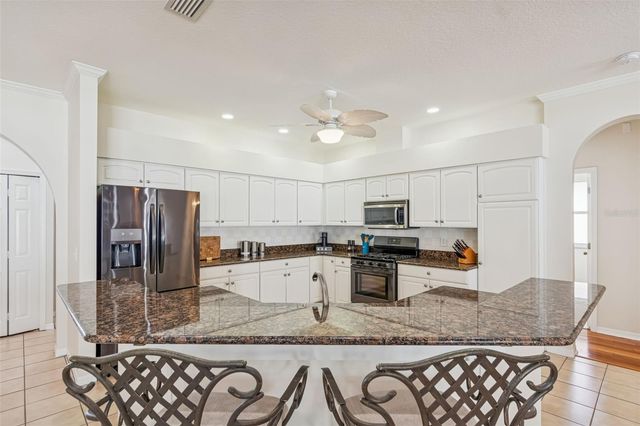 9334 HAMPSHIRE PARK DRIVE, Tampa, FL 33647