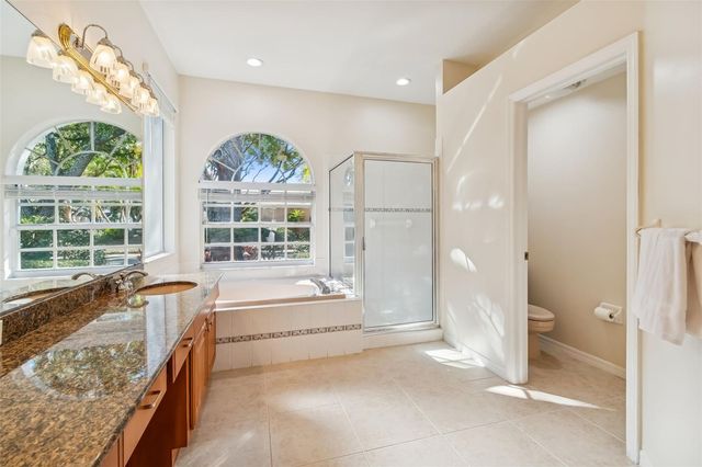 9334 HAMPSHIRE PARK DRIVE, Tampa, FL 33647