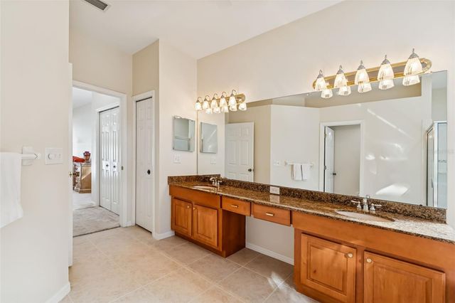 9334 HAMPSHIRE PARK DRIVE, Tampa, FL 33647