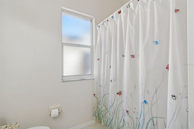 9334 HAMPSHIRE PARK DRIVE, Tampa, FL 33647