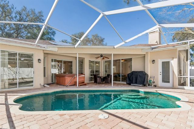 9334 HAMPSHIRE PARK DRIVE, Tampa, FL 33647