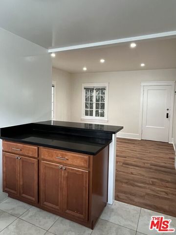1677 Golden Gate Avenue, Los Angeles, CA 90026